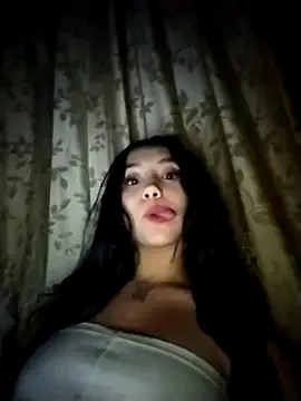 Ella_rr from StripChat