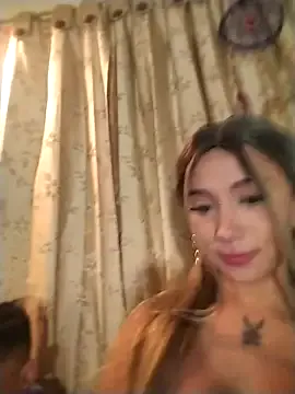 Ella_rr from StripChat