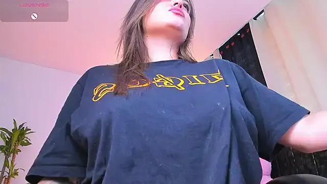 Ellarosee_ from StripChat