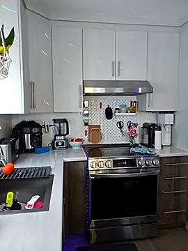 Ellie-L-Elizabeth from StripChat