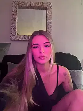 EllieEllxx from StripChat