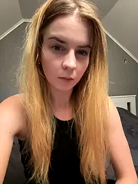 Ellieen from StripChat