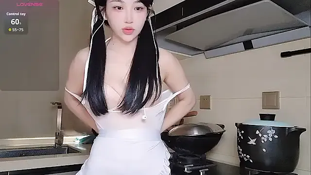 Emma-818 from StripChat