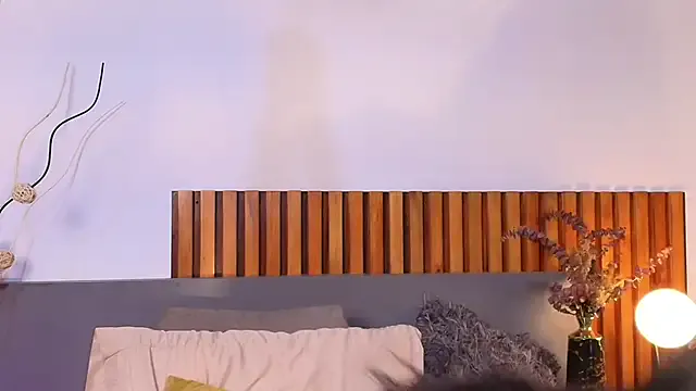 EmmaSaintt from StripChat