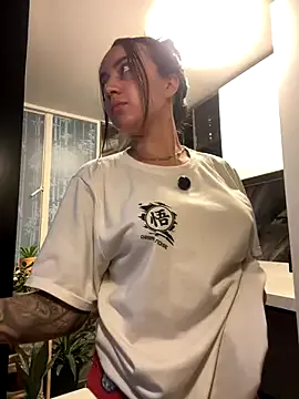 EmmyEvans1 from StripChat