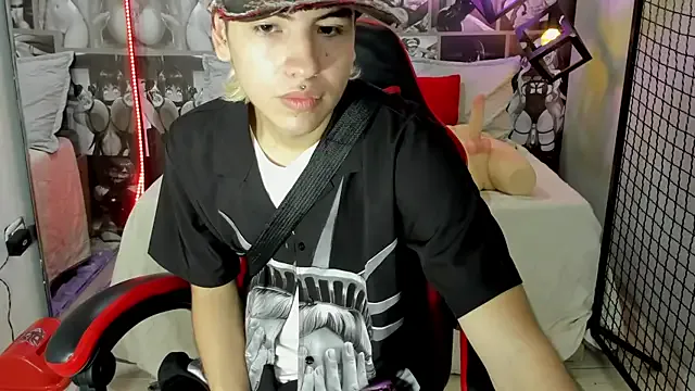 Enrrixxx_ from StripChat