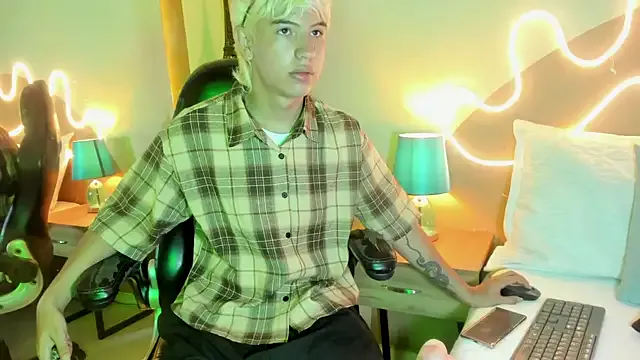 Enrrixxx_ from StripChat