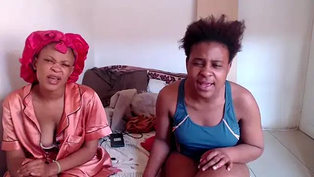 EssenceLovers from StripChat