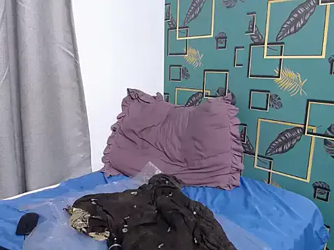 EvebigClitt from StripChat