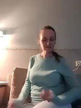 Evelina_cute from StripChat