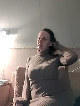 Evelina_cute from StripChat