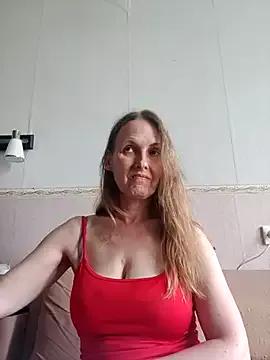 Evelina_cute from StripChat