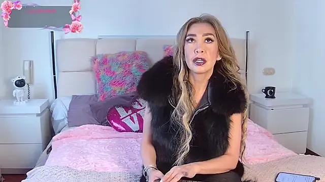 EvelinaGrey from StripChat