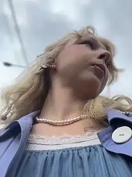 EveLittleSinner from StripChat