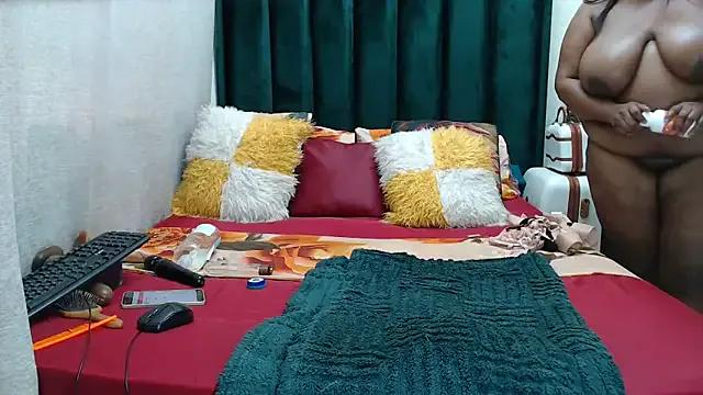 GaggingQueenxx from StripChat