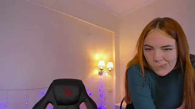 Gingerr_pie from StripChat