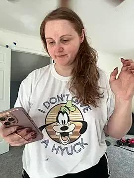 GingerSnap33 from StripChat