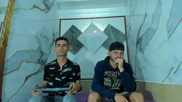 Golldens_Dreamss from StripChat