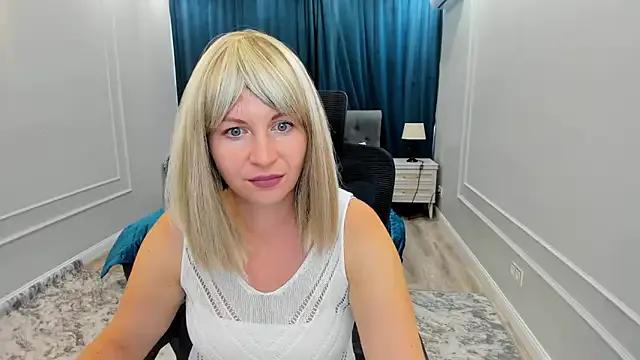 GorgeouseSmile from StripChat