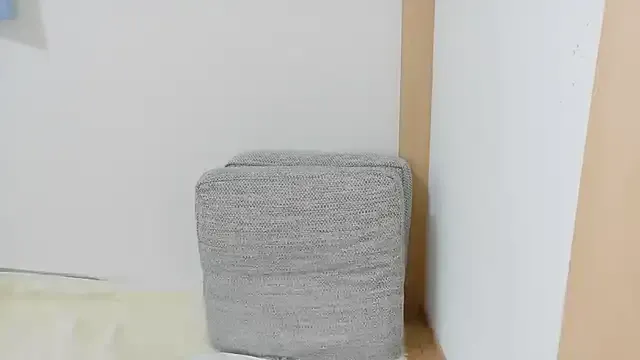 Hana-ta from StripChat