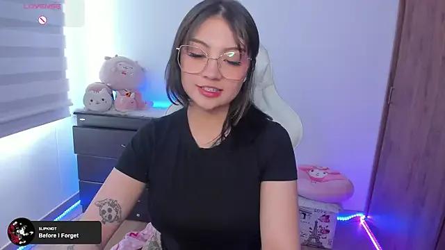 Hannya_moon from StripChat