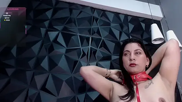 Helenasaenz from StripChat