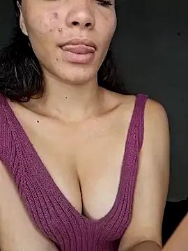 HelenHoltz from StripChat