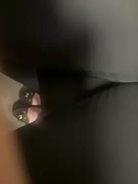 HiddenHoneyLDN from StripChat