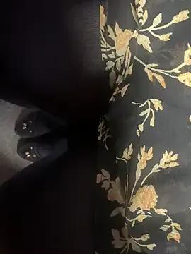 HiddenHoneyLDN from StripChat