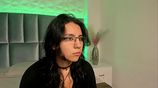 HollyPeach from StripChat