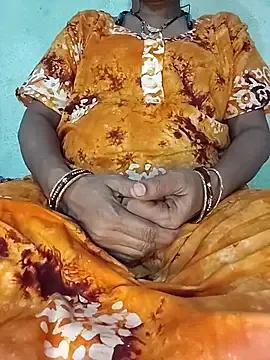 Hotty-Monaa from StripChat