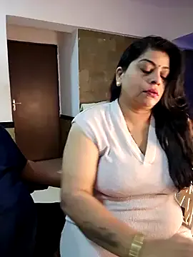 Indiancouple25 from StripChat