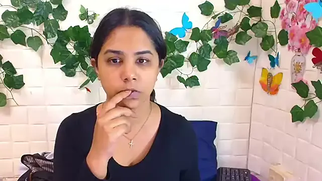 IndiaSexyStripper4u from StripChat