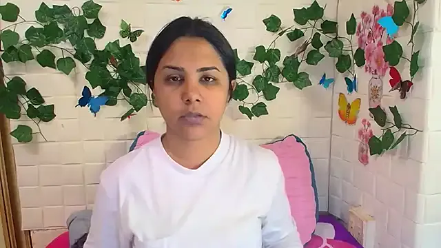 IndiaSexyStripper4u from StripChat