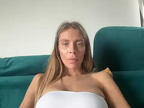 Iris_cherry from StripChat
