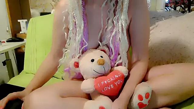 Kaaarinaa from StripChat