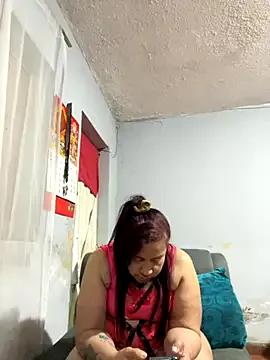 Kelly_greys from StripChat