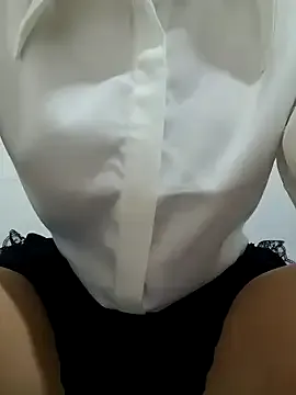 Kiki-vivi from StripChat
