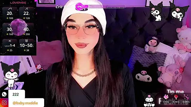 KimMaddiee from StripChat