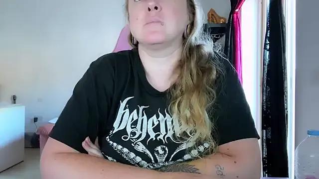 Kisicaxx from StripChat