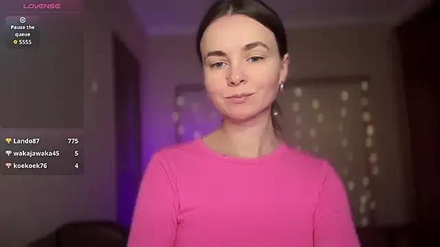 Lanaloulou from StripChat