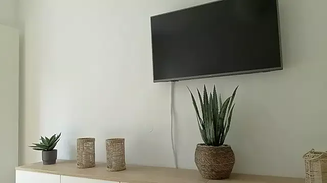 Lara-CumKitten from StripChat