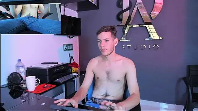 Lara_and_danny from StripChat