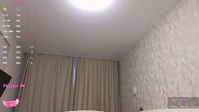 LaraSkinny from StripChat