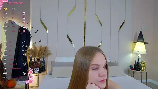 Lili_Lohan from StripChat