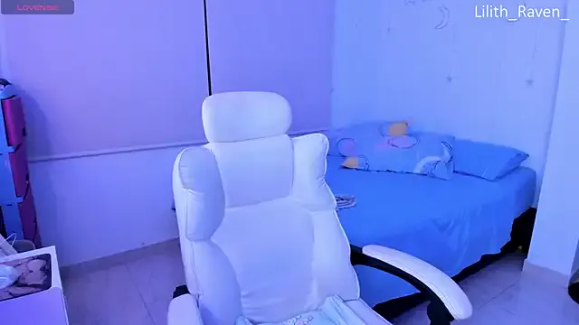 Lilith_Raven_ from StripChat