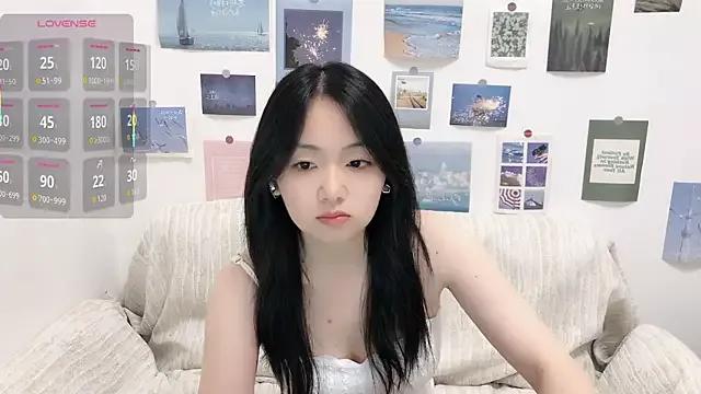 LiLiYbaby from StripChat