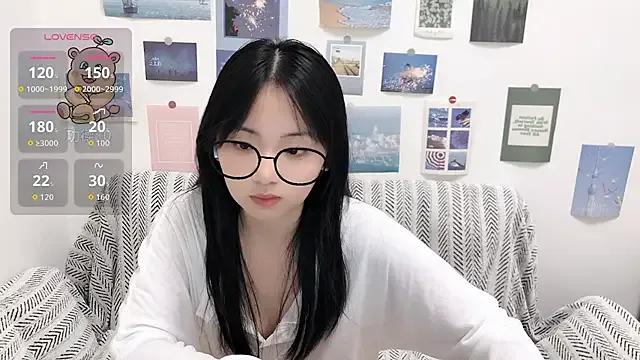 LiLiYbaby from StripChat
