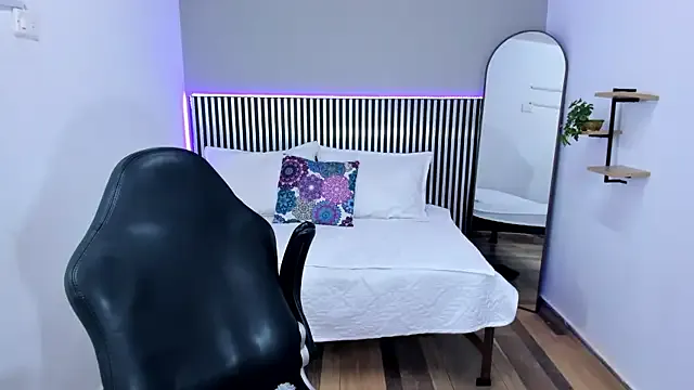 Little_Alli from StripChat