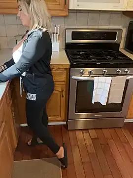 LittleMissEeve from StripChat